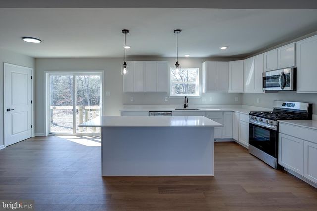 47 SEENA DR, Millville, NJ 08332