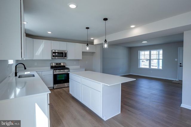 47 SEENA DR, Millville, NJ 08332