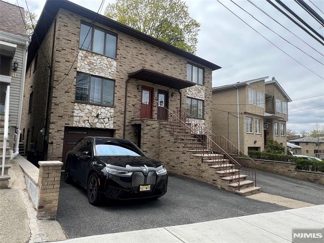 414 Lafayette Avenue, Cliffside Park, NJ 07010