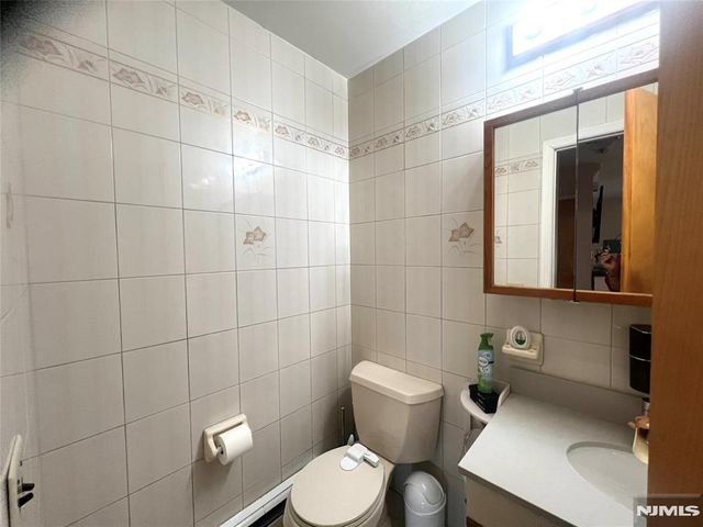 414 Lafayette Avenue, Cliffside Park, NJ 07010