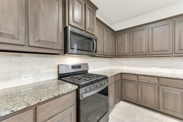 1419 Fox Hollow Road, Krum, TX 76249