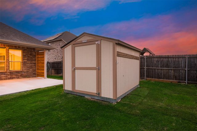 1419 Fox Hollow Road, Krum, TX 76249