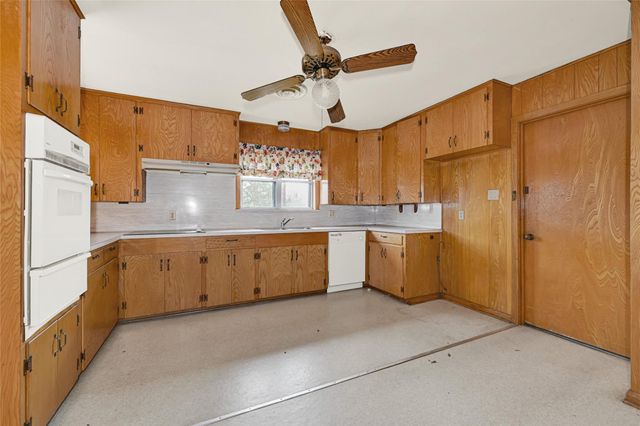 1111 Edgewood Drive, Richmond, TX 77406