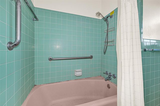 1111 Edgewood Drive, Richmond, TX 77406