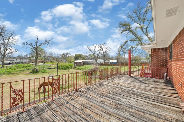 1111 Edgewood Drive, Richmond, TX 77406