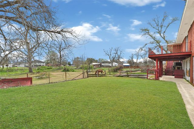 1111 Edgewood Drive, Richmond, TX 77406