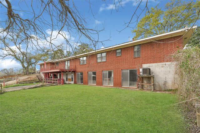 1111 Edgewood Drive, Richmond, TX 77406