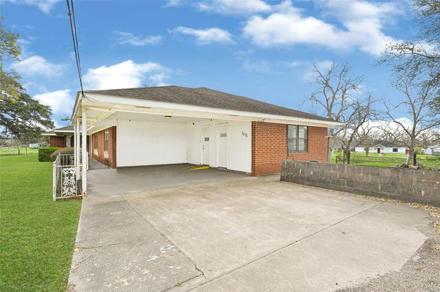 1111 Edgewood Drive, Richmond, TX 77406