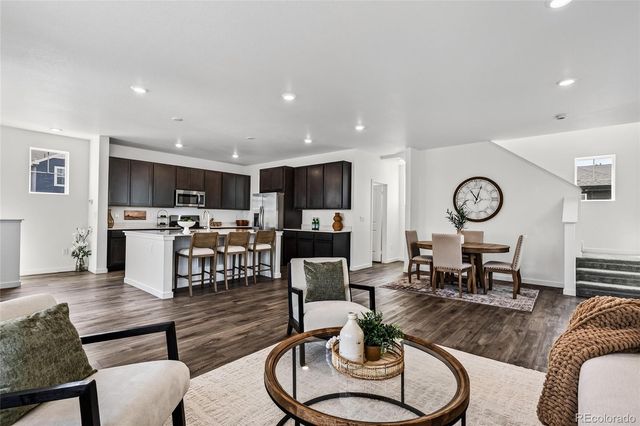 1949 S Fultondale Way, Aurora, CO 80018