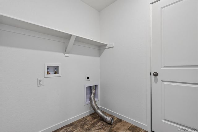 1949 S Fultondale Way, Aurora, CO 80018