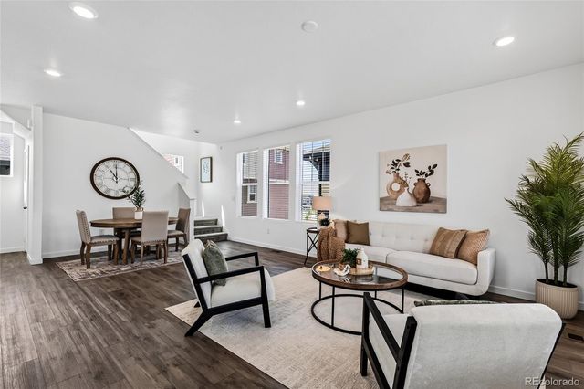 1949 S Fultondale Way, Aurora, CO 80018