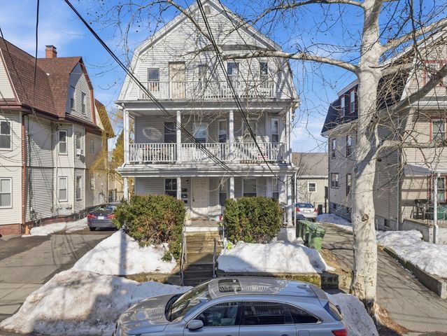 19 Irma 3, Watertown, MA 02472