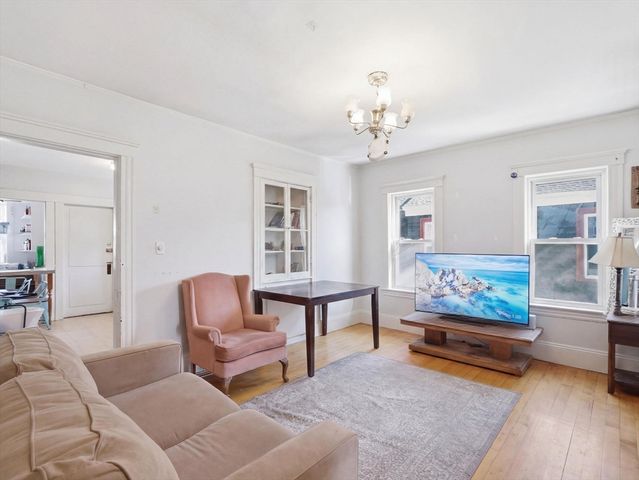 19 Irma 3, Watertown, MA 02472
