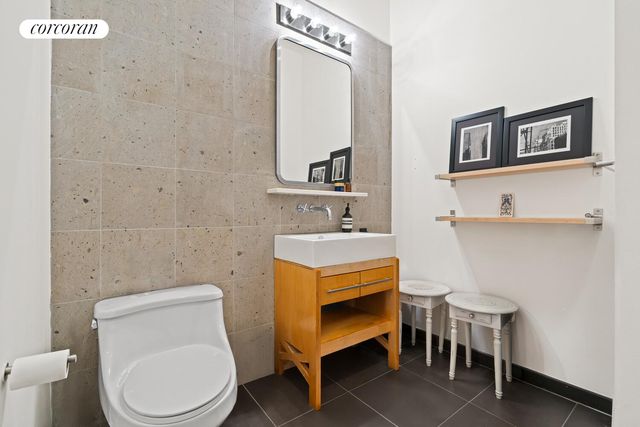 2728 Thomson Ave Unit 226, New York City, NY 11101