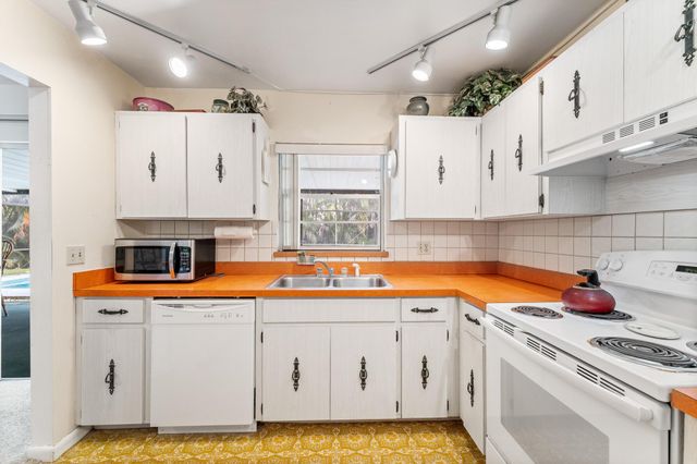 1664 NE 24th Street, Jensen Beach, FL 34957