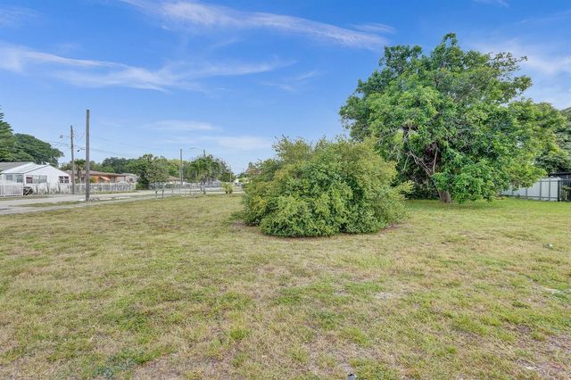 1895 NW 58th Street, Miami, FL 33142