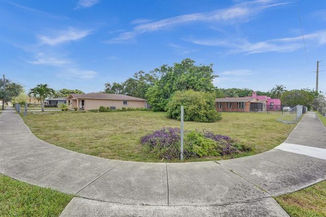 1895 NW 58th Street, Miami, FL 33142