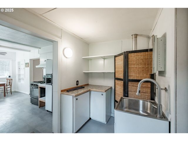 48785 SANTIAM Hwy, Cascadia, OR 97329