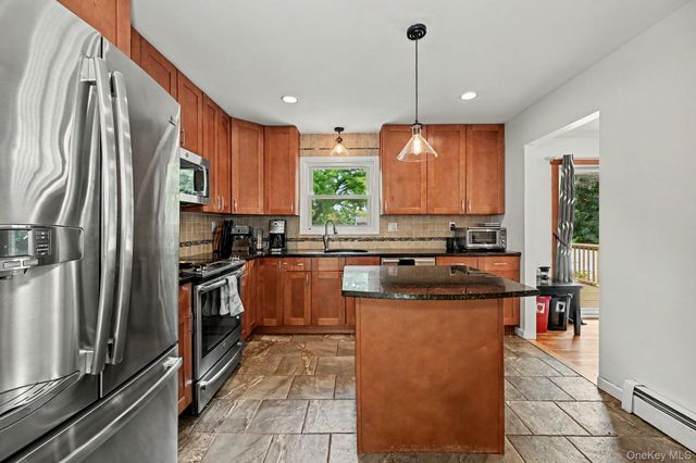101 Dutch Street, Montrose, NY 10548