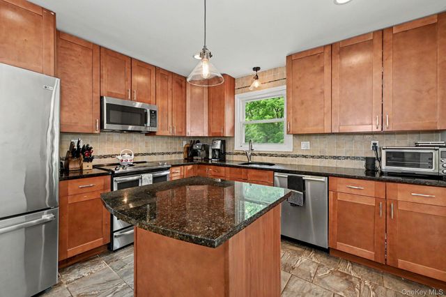 101 Dutch Street, Montrose, NY 10548
