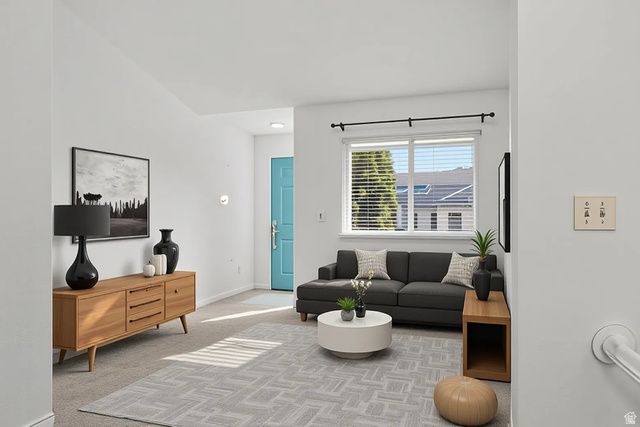 281 WINCHESTER DR, Springville, UT 84663