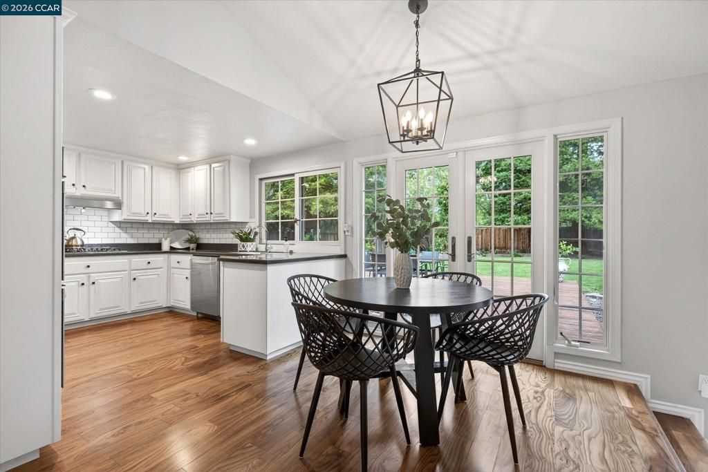 Image 10 of property listing at 602 Creekmore Ct, Walnut Creek, CA 94598