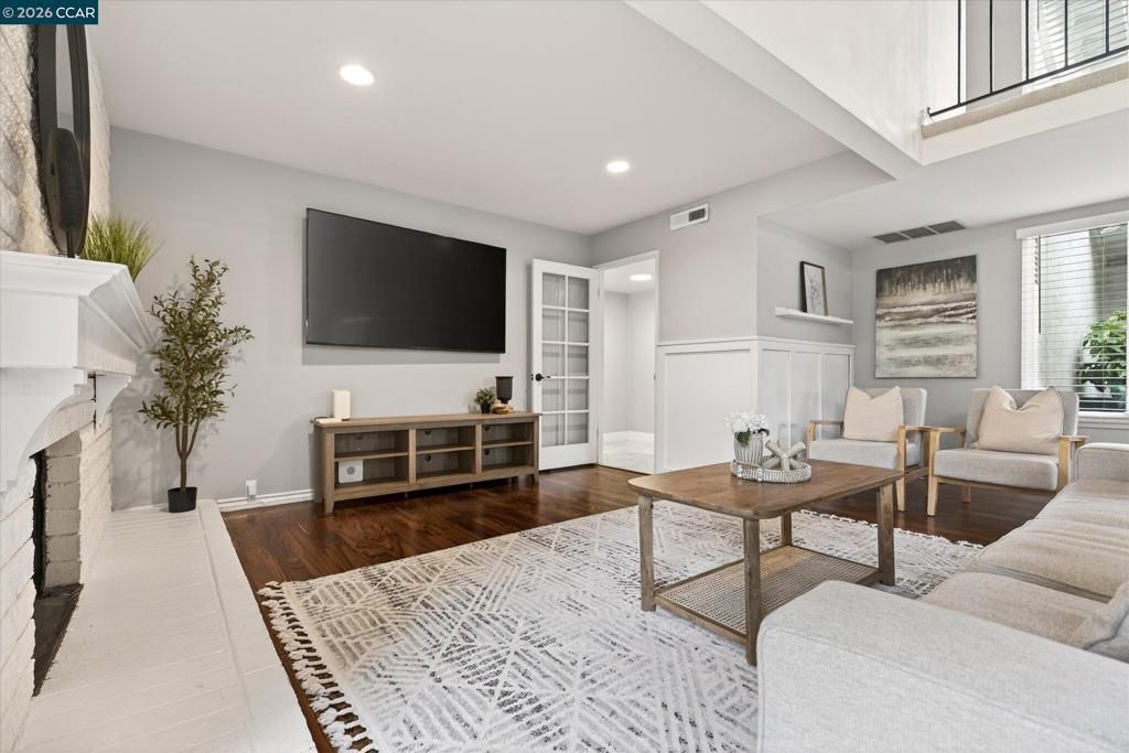 Image 15 of property listing at 602 Creekmore Ct, Walnut Creek, CA 94598