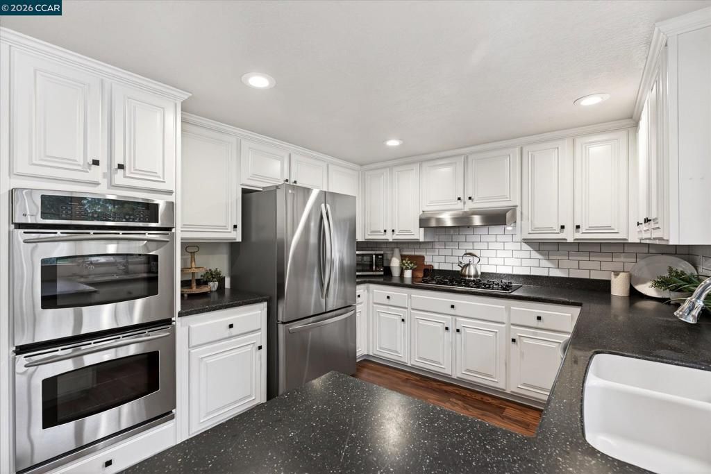Image 9 of property listing at 602 Creekmore Ct, Walnut Creek, CA 94598