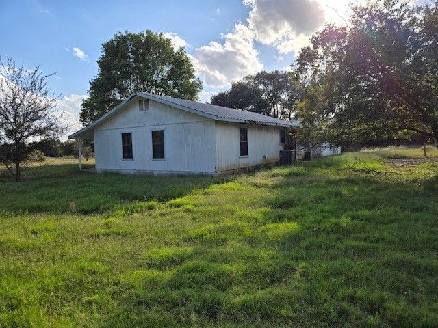 300 A E 3rd Street, Iredell, TX 76649
