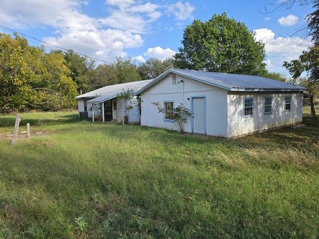 300 A E 3rd Street, Iredell, TX 76649