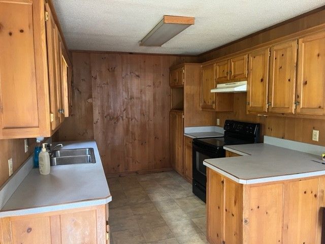 300 A E 3rd Street, Iredell, TX 76649