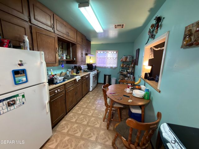 6033 Tampa Avenue, El Paso, TX 79905