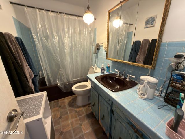 6033 Tampa Avenue, El Paso, TX 79905