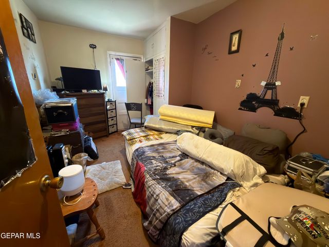 6033 Tampa Avenue, El Paso, TX 79905