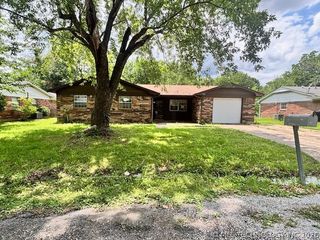 909 NW 10th Street, Stigler, OK 74462