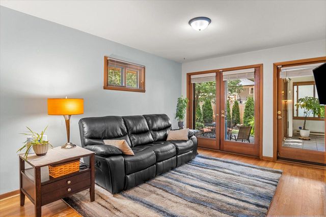 4947 W Jackson Park DRIVE, Milwaukee, WI 53219