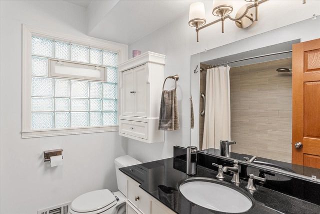 4947 W Jackson Park DRIVE, Milwaukee, WI 53219
