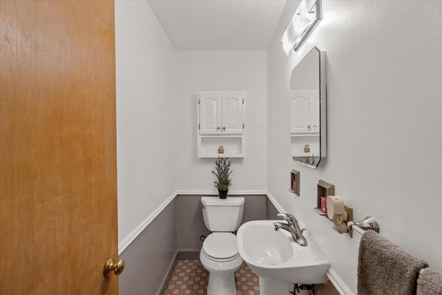4947 W Jackson Park DRIVE, Milwaukee, WI 53219