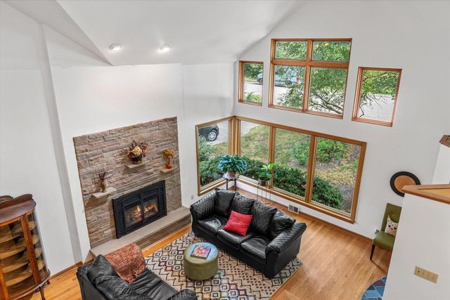4947 W Jackson Park DRIVE, Milwaukee, WI 53219