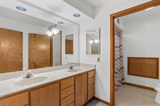 4947 W Jackson Park DRIVE, Milwaukee, WI 53219