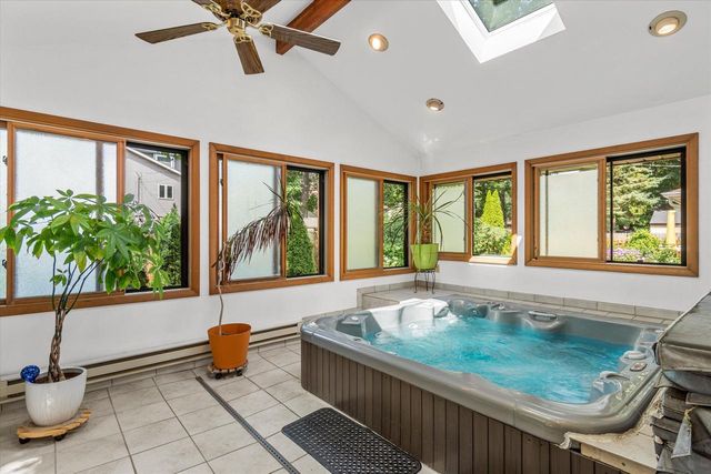 4947 W Jackson Park DRIVE, Milwaukee, WI 53219