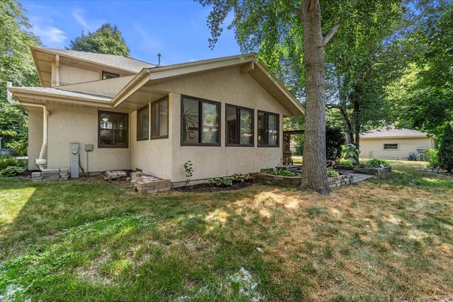 4947 W Jackson Park DRIVE, Milwaukee, WI 53219