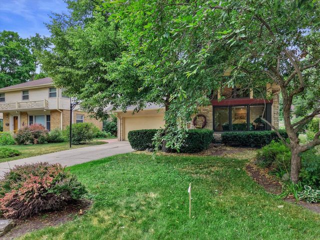 4947 W Jackson Park DRIVE, Milwaukee, WI 53219