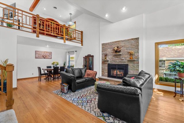 4947 W Jackson Park DRIVE, Milwaukee, WI 53219