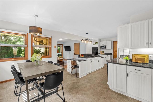 4947 W Jackson Park DRIVE, Milwaukee, WI 53219