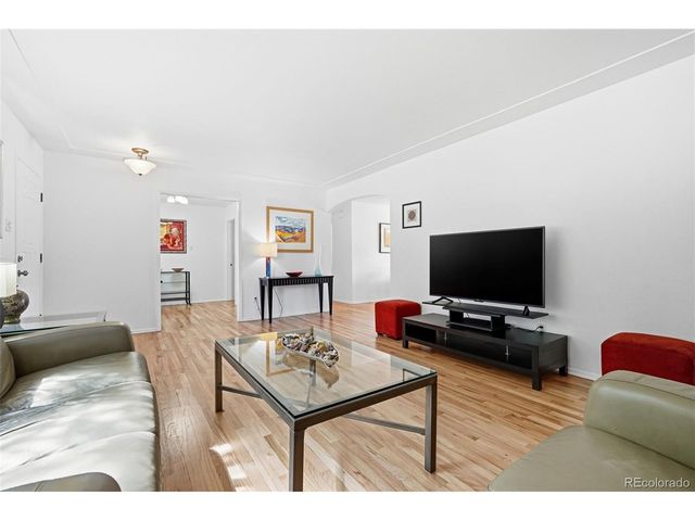 749 S Hudson St, Denver, CO 80246