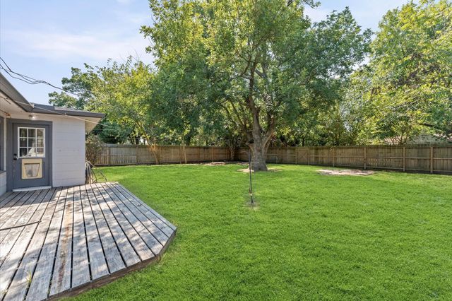 921 22nd Avenue N, Texas City, TX 77590