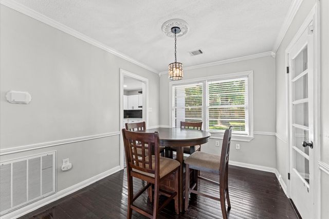 921 22nd Avenue N, Texas City, TX 77590