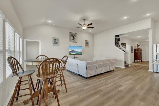 1144 Water VLY, Seguin, TX 78155