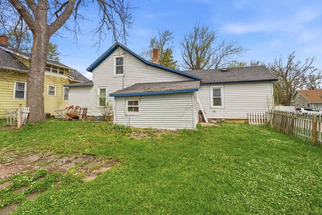 314 E HANCOCK STREET, New London, WI 54961